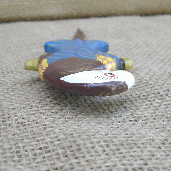 Vintage Handmade Carved Wood Parrot Pin - Picture 10 of 16